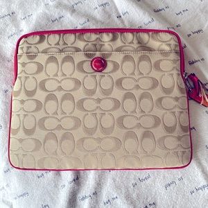 Coach Universal Pouch